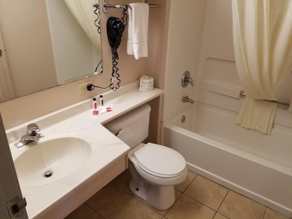 Super 8 By Wyndham Bellingham Airport/Ferndale Hotel Екстериор снимка
