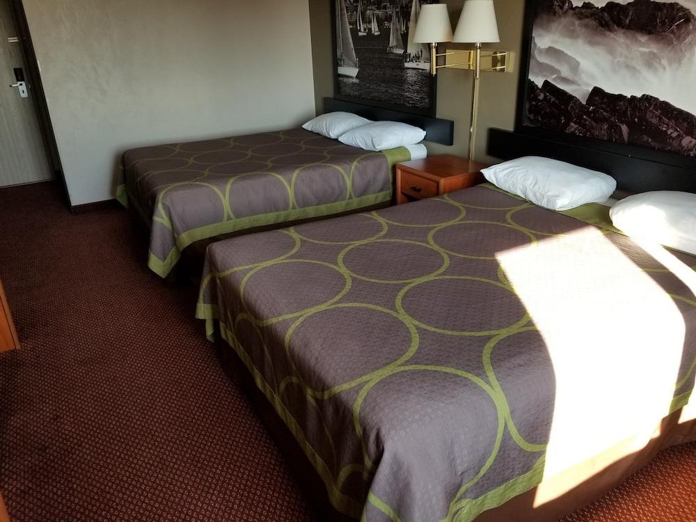 Super 8 By Wyndham Bellingham Airport/Ferndale Hotel Екстериор снимка