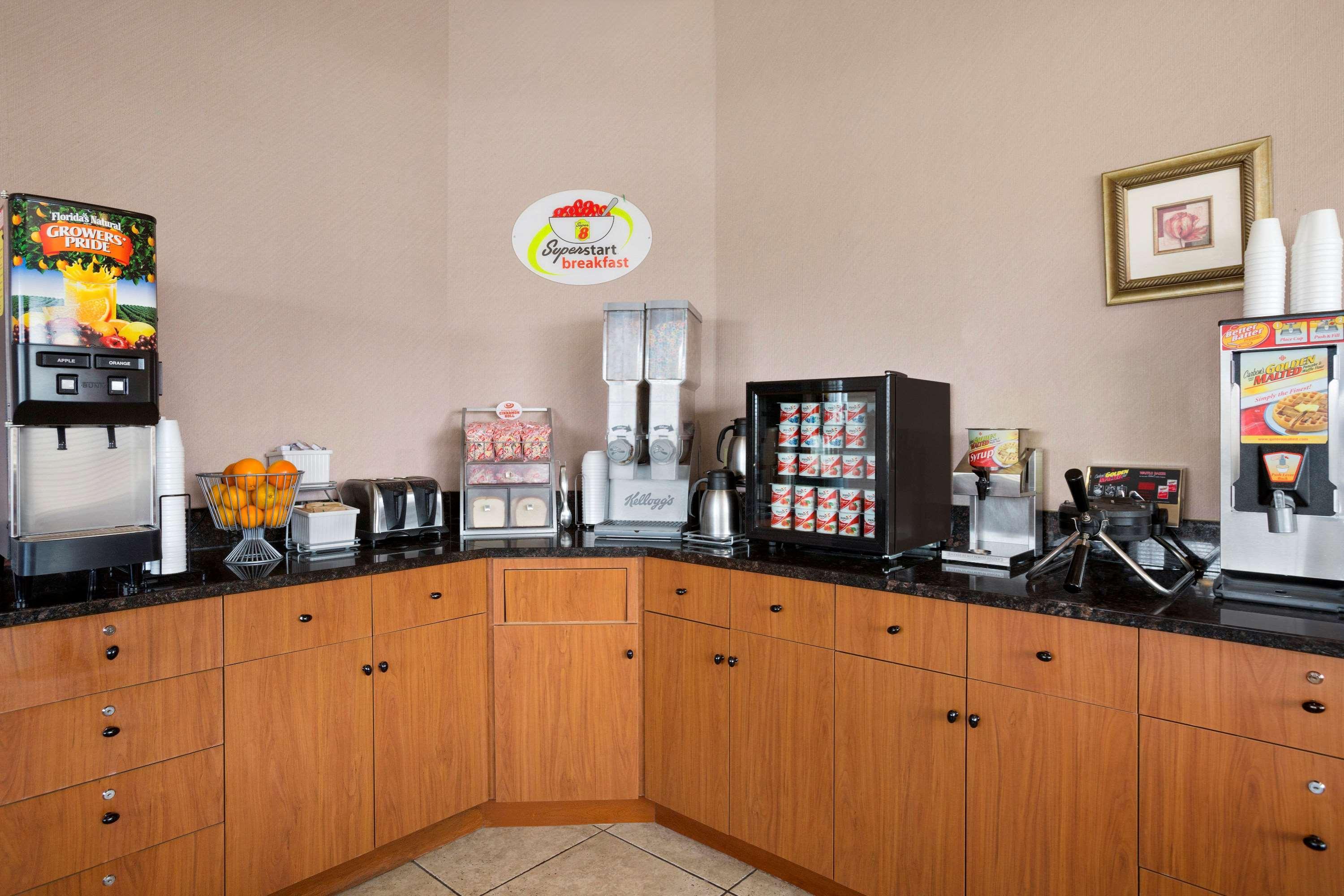 Super 8 By Wyndham Bellingham Airport/Ferndale Hotel Екстериор снимка